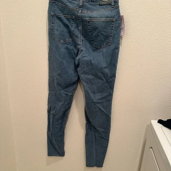 NWT WOMENS SIZE 6 WILD FABLE SUPER HIGH-RISE SKINNY JEANS - Picture 8 of 8